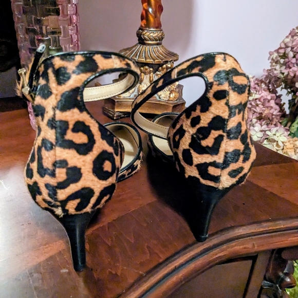 New Gorgeous Animal Print Fur Like "Franco Sarto" Ladies Strap Shoes - Picture 8 of 10